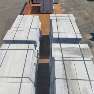 巴彦淖尔 路沿石装车出货