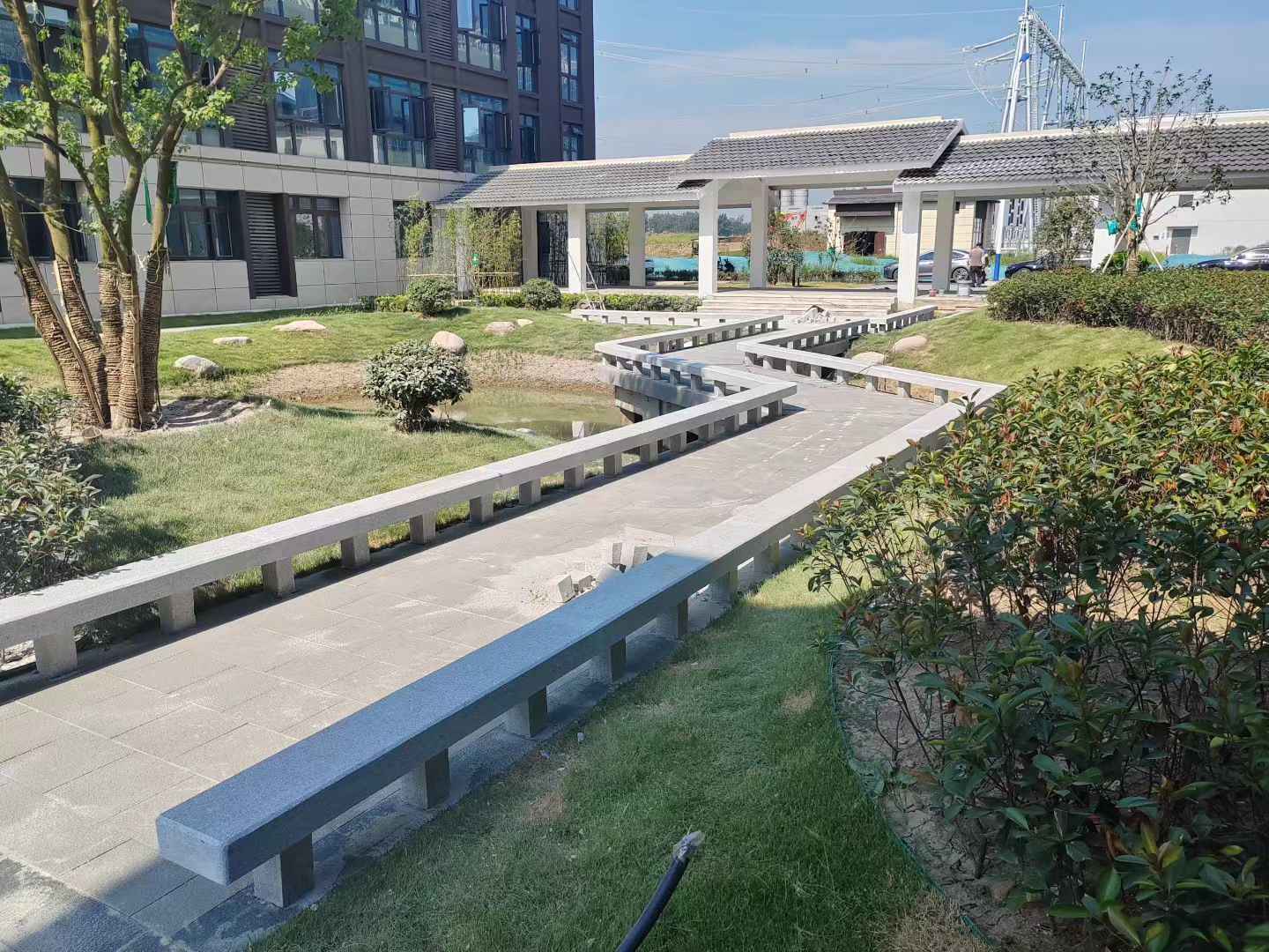 巴彦淖尔 芝麻灰小区坐凳&栏杆安装效果