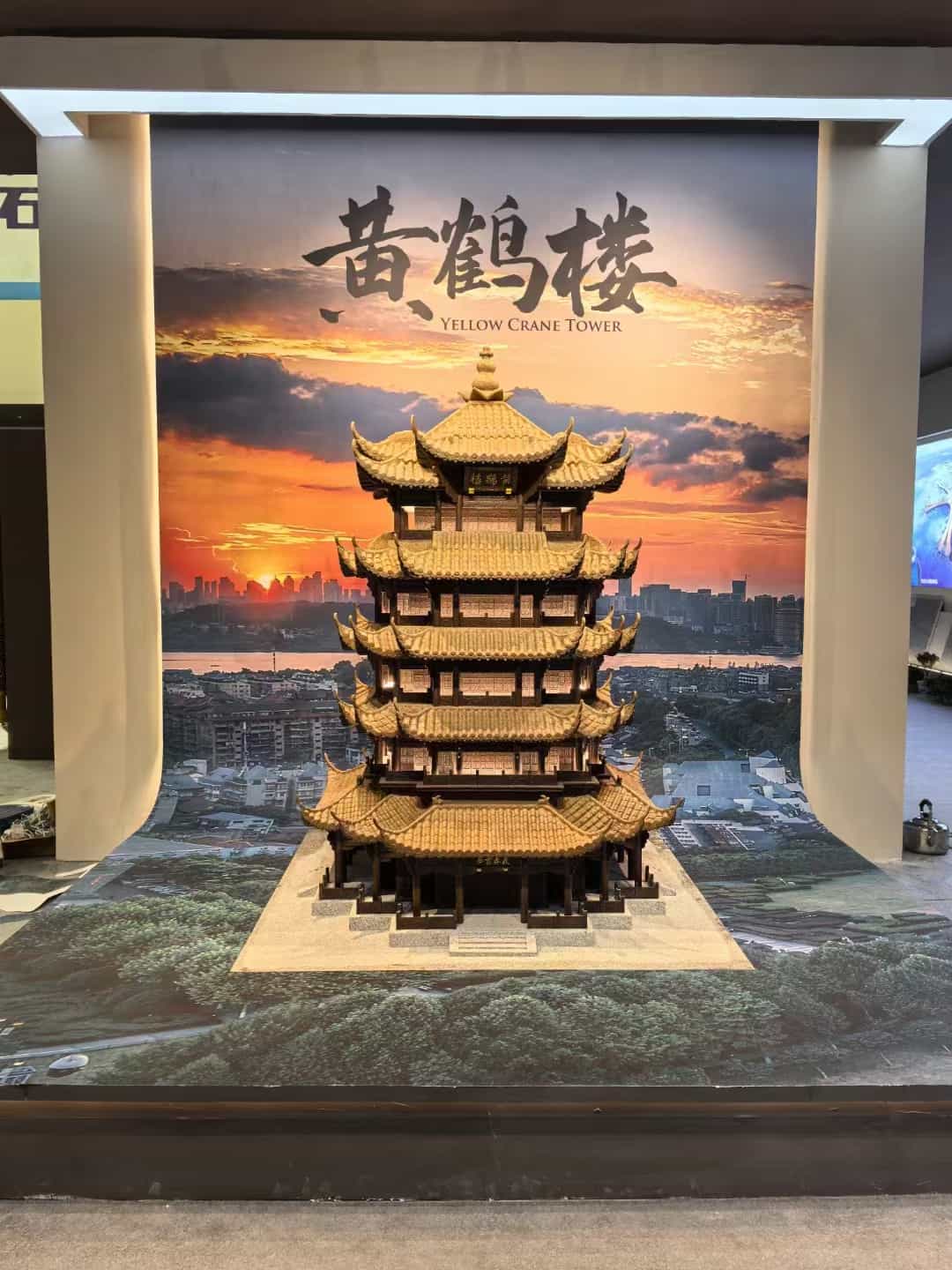 巴彦淖尔仿古石文创作品-黄鹤楼
