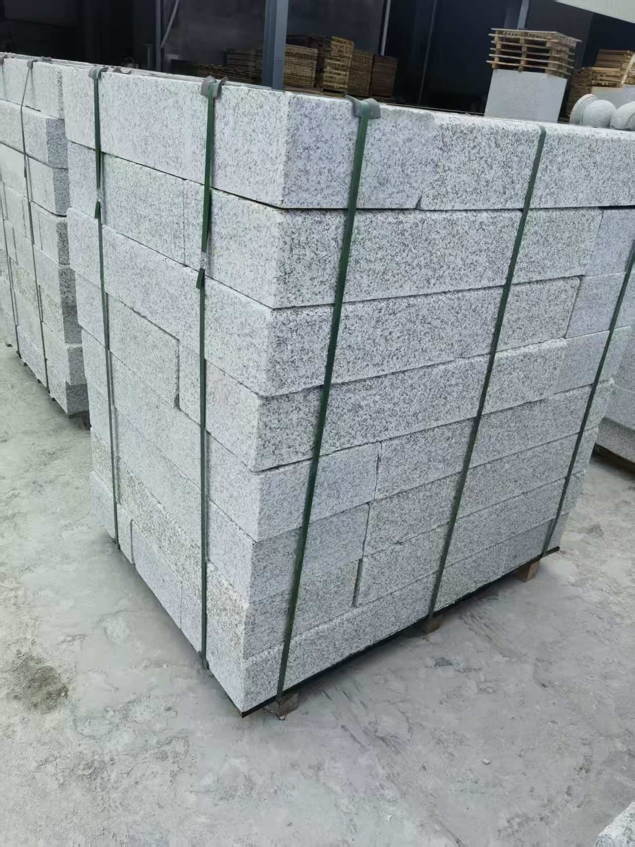 巴彦淖尔 芙蓉白火烧两面路沿石