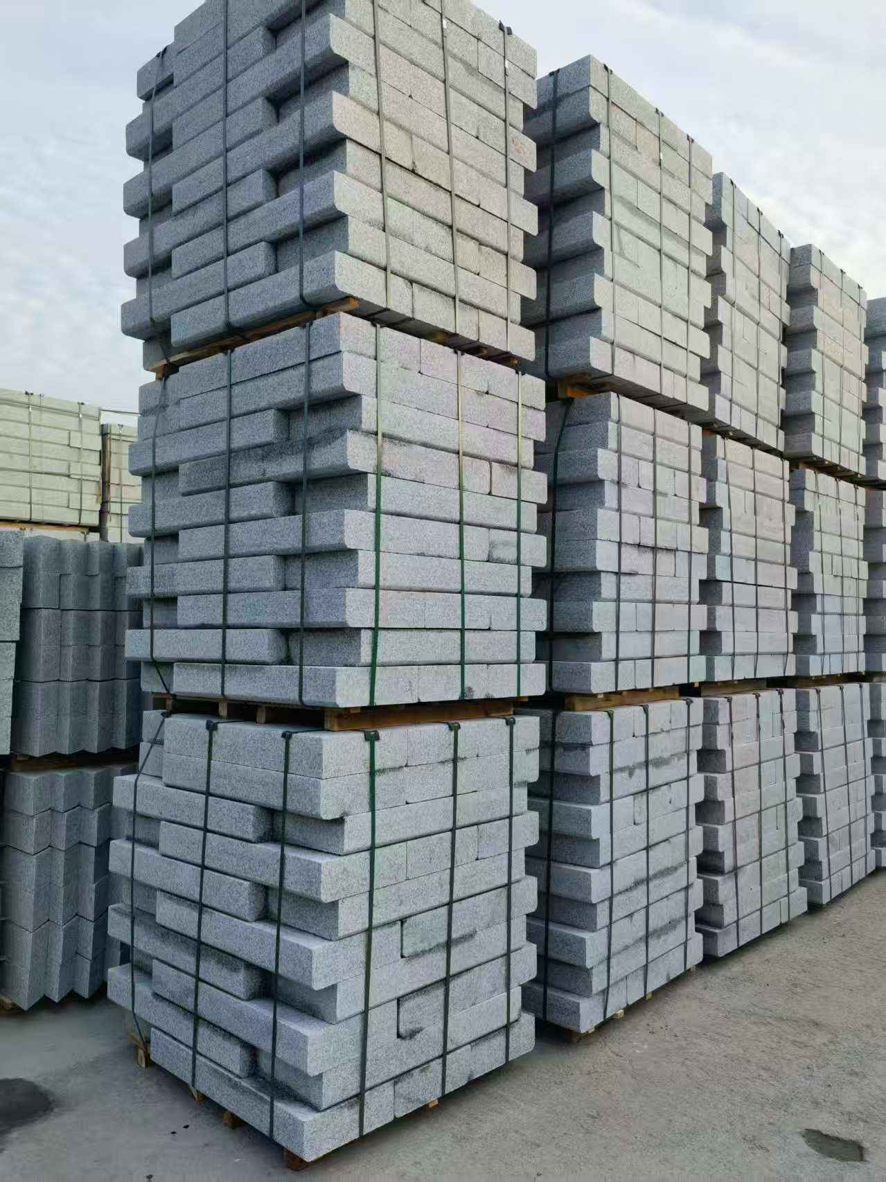 巴彦淖尔 路沿石（路侧石），颜色一致，尺寸标准