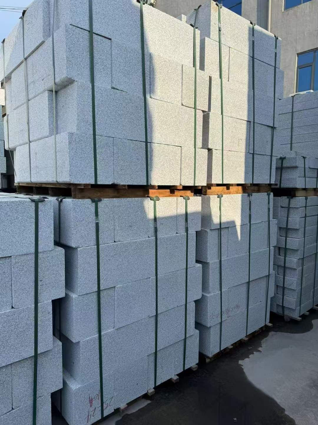 巴彦淖尔 芝麻白路沿石