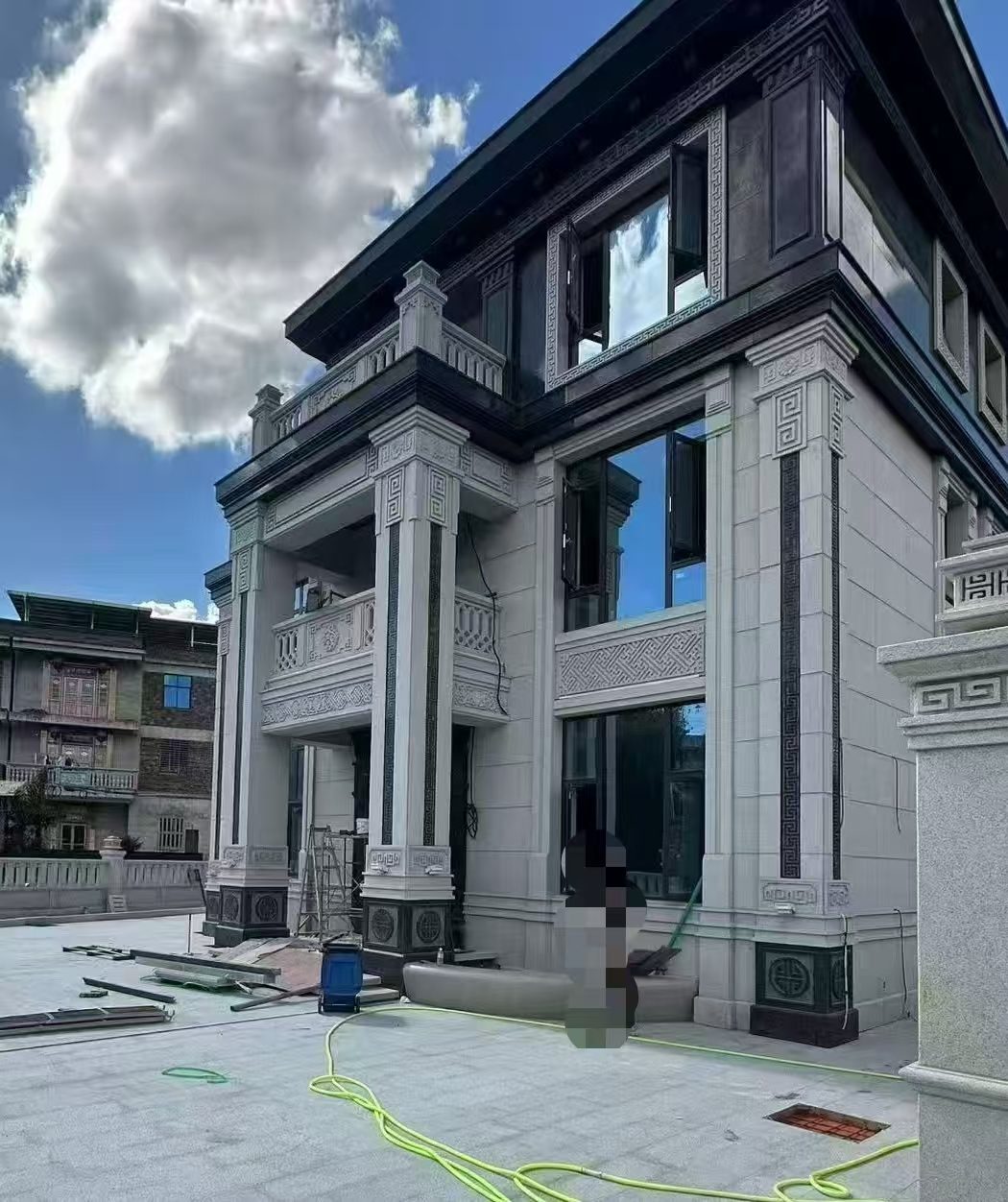 巴彦淖尔 别墅干挂，芝麻白与芝麻黑完美配合